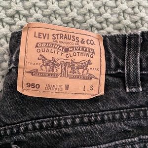 VINTAGE Levi’s 950 Jeans